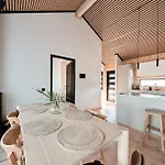בית נופש Lillan - Luxury Seaside With Sauna & Jacuzzi פורבו
