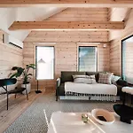 בית נופש Lillan - Luxury Seaside With Sauna & Jacuzzi פורבו