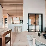 Lillan - Luxury Seaside With Sauna & Jacuzzi בית נופש *
