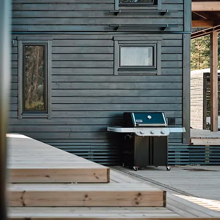 Loma-asunnot Lillan - Luxury Seaside With Sauna & Jacuzzi